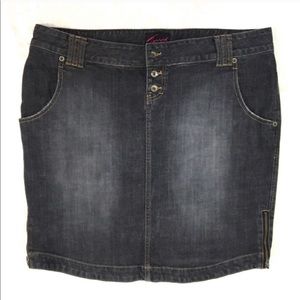 Torrid Denim Skirt Gray Plus Size 18 Distressed
